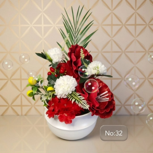 Modern Beyaz Saksıda Kırmızı Kadife ve Beyaz Karanfil Yapay Aranjman – No:32