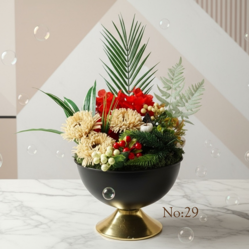 Seluna No:29 – Altın Tabanlı Siyah Kasede Karışık Egzotik Yapay Aranjman