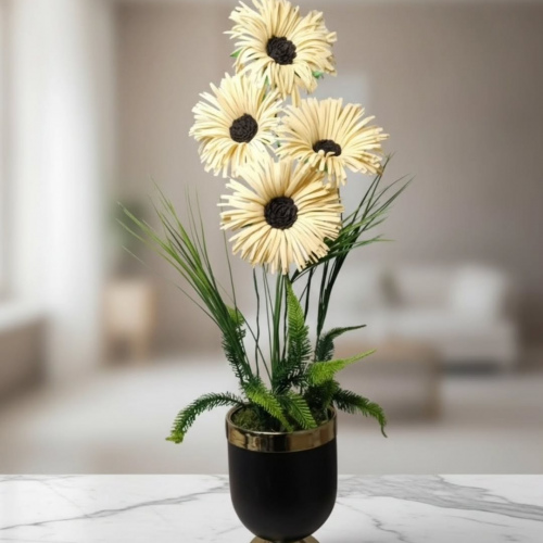 Seluna Design – Altın Detaylı Siyah Metal Saksıda El Yapımı Krem Gerbera Aranjmanı