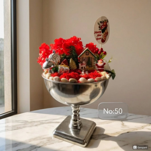 No:50 Gümüş Kadeh Saksıda Kırmızı Yılbaşı Konseptli El Yapımı Arajman