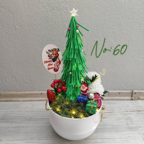 Seluna Design No: 60 - LED Işıklı Minyatür Yılbaşı Ağacı ve Noel Temalı Hediyelik Arajman
