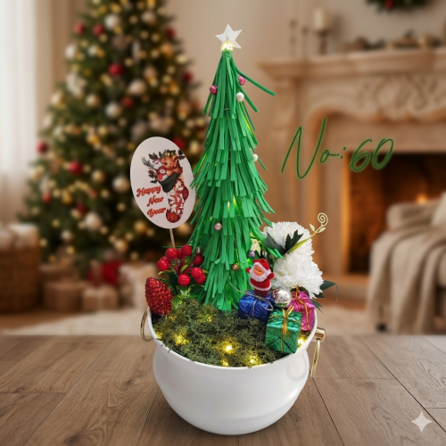 Seluna Design No:60 – Beyaz Seramik Saksıda Işıklı El Yapımı Yılbaşı Çam Ağacı Aranjmanı